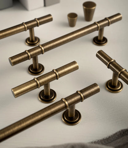 Antieke Messing T-Bar Greep & Conische Knop – Minimalistische Kastgreep