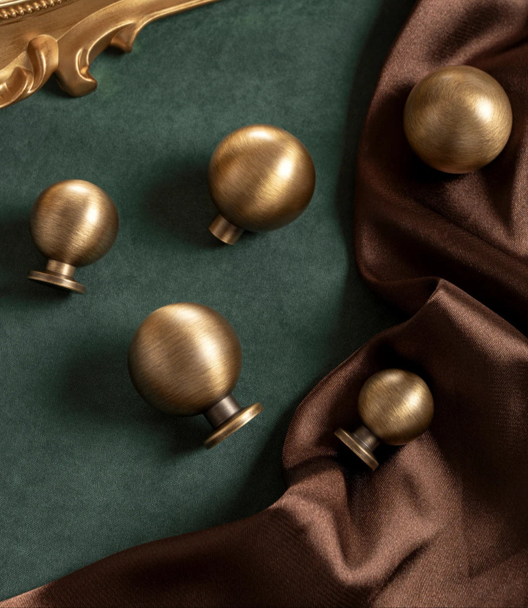 Antieke Messing Ronde Kastknop – Vintage Bronzen Greep voor Keuken & Meubels