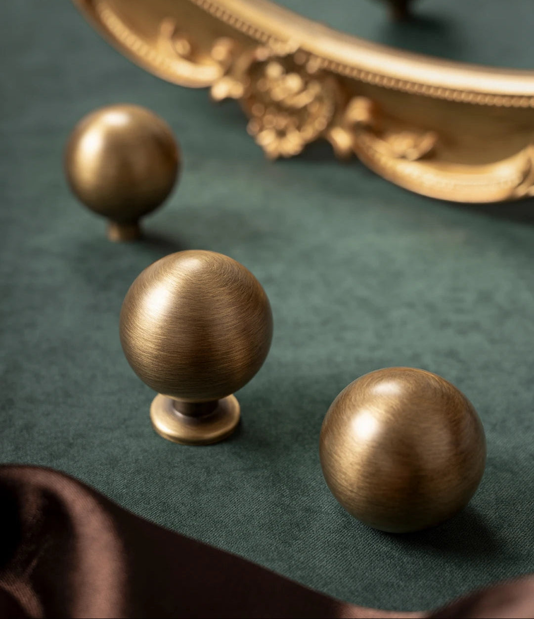Antieke Messing Ronde Kastknop – Vintage Bronzen Greep voor Keuken & Meubels
