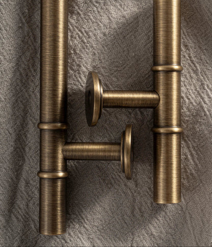 Antieke Messing T-Bar Greep & Conische Knop – Minimalistische Kastgreep